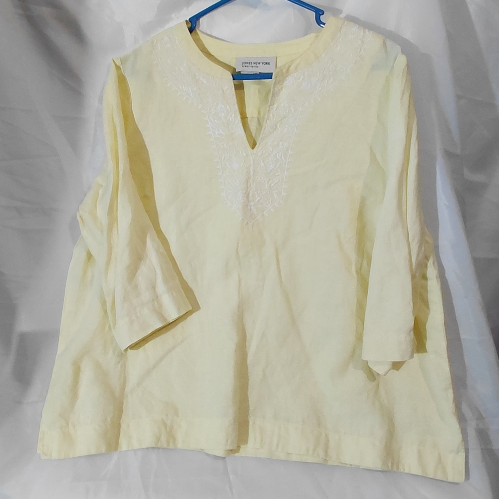 Jones New York Light Yellow Embroidered V-Neck Tunic